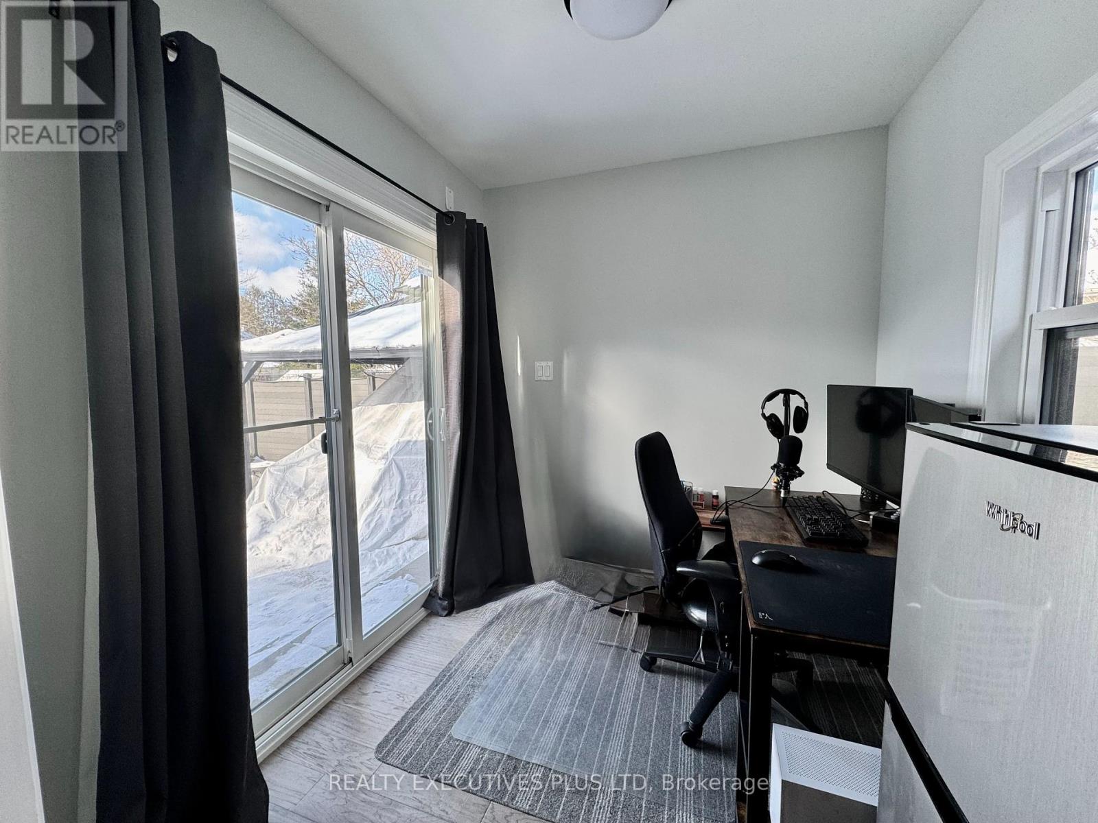 6 Elgin Street N, Cambridge, Ontario  N1R 5G7 - Photo 25 - X12371056