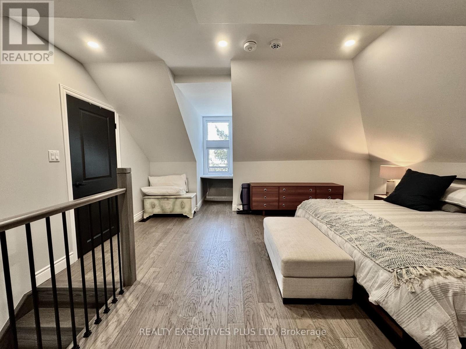 6 Elgin Street N, Cambridge, Ontario  N1R 5G7 - Photo 28 - X12371056