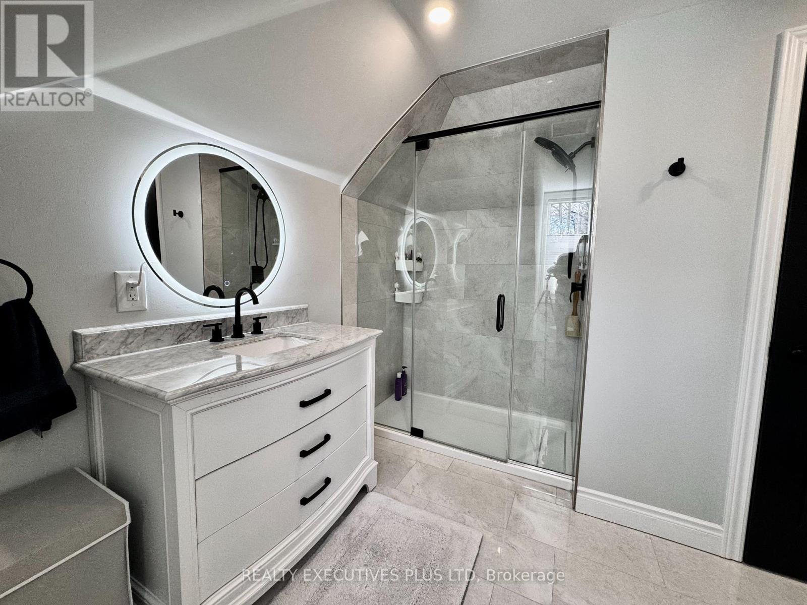 6 Elgin Street N, Cambridge, Ontario  N1R 5G7 - Photo 30 - X12371056