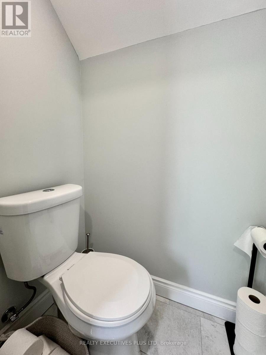 6 Elgin Street N, Cambridge, Ontario  N1R 5G7 - Photo 32 - X12371056