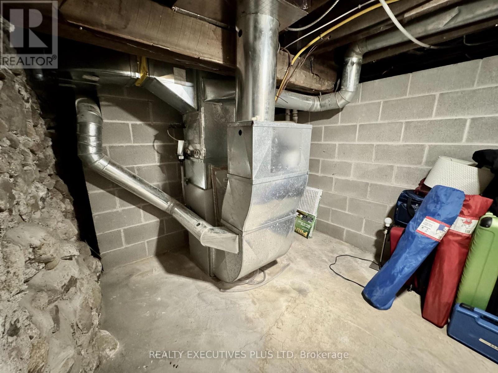 6 Elgin Street N, Cambridge, Ontario  N1R 5G7 - Photo 36 - X12371056
