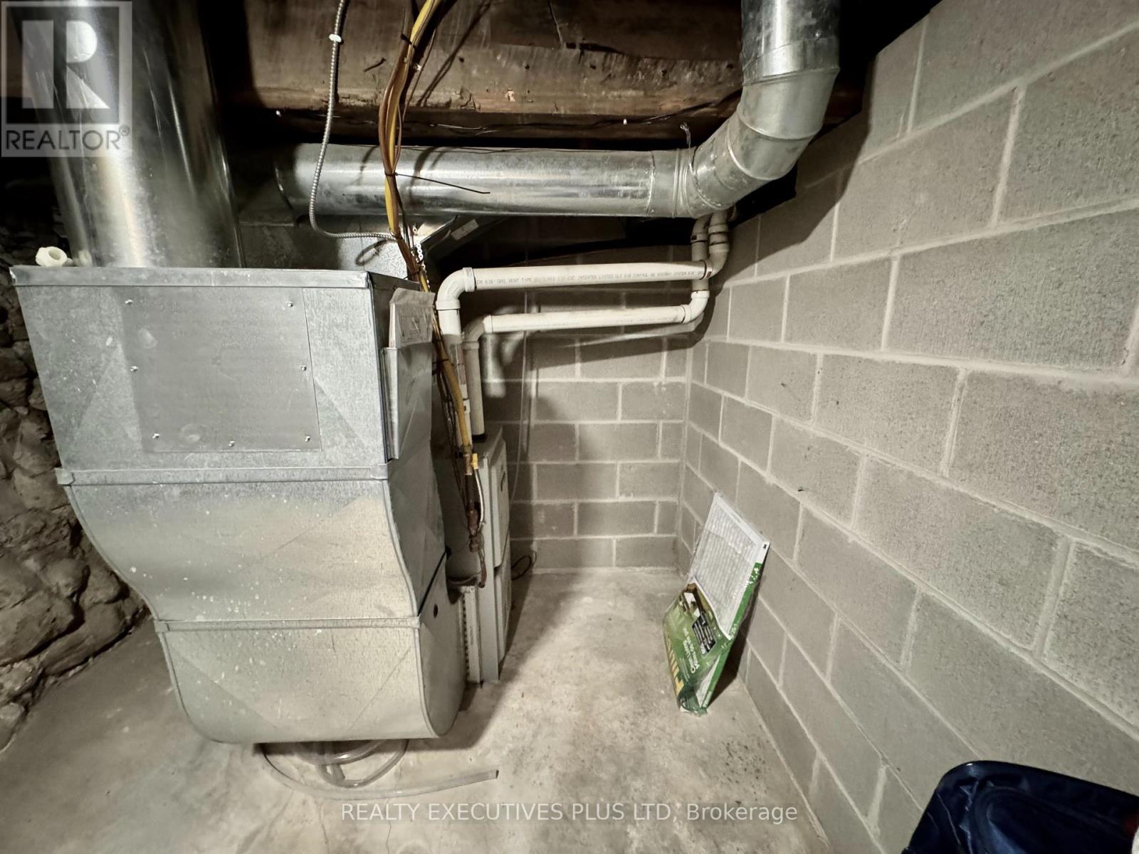 6 Elgin Street N, Cambridge, Ontario  N1R 5G7 - Photo 37 - X12371056