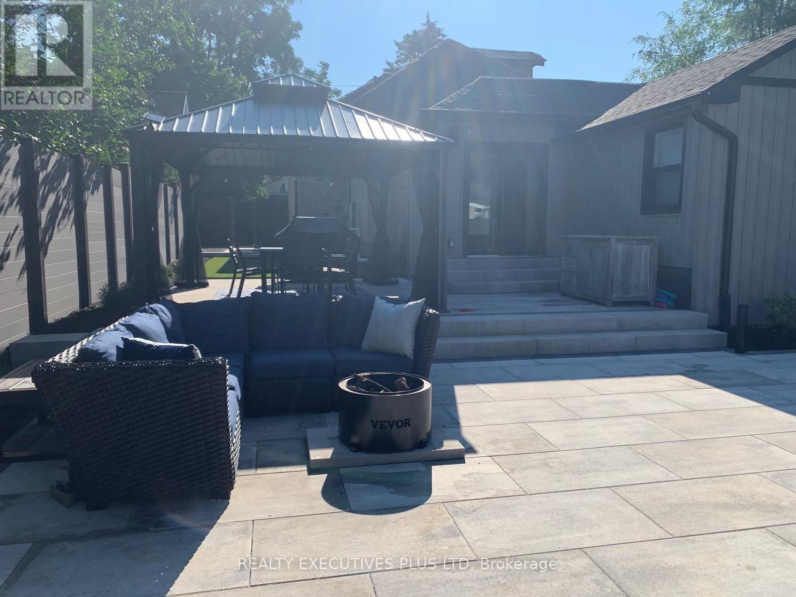 6 Elgin Street N, Cambridge, Ontario  N1R 5G7 - Photo 41 - X12371056
