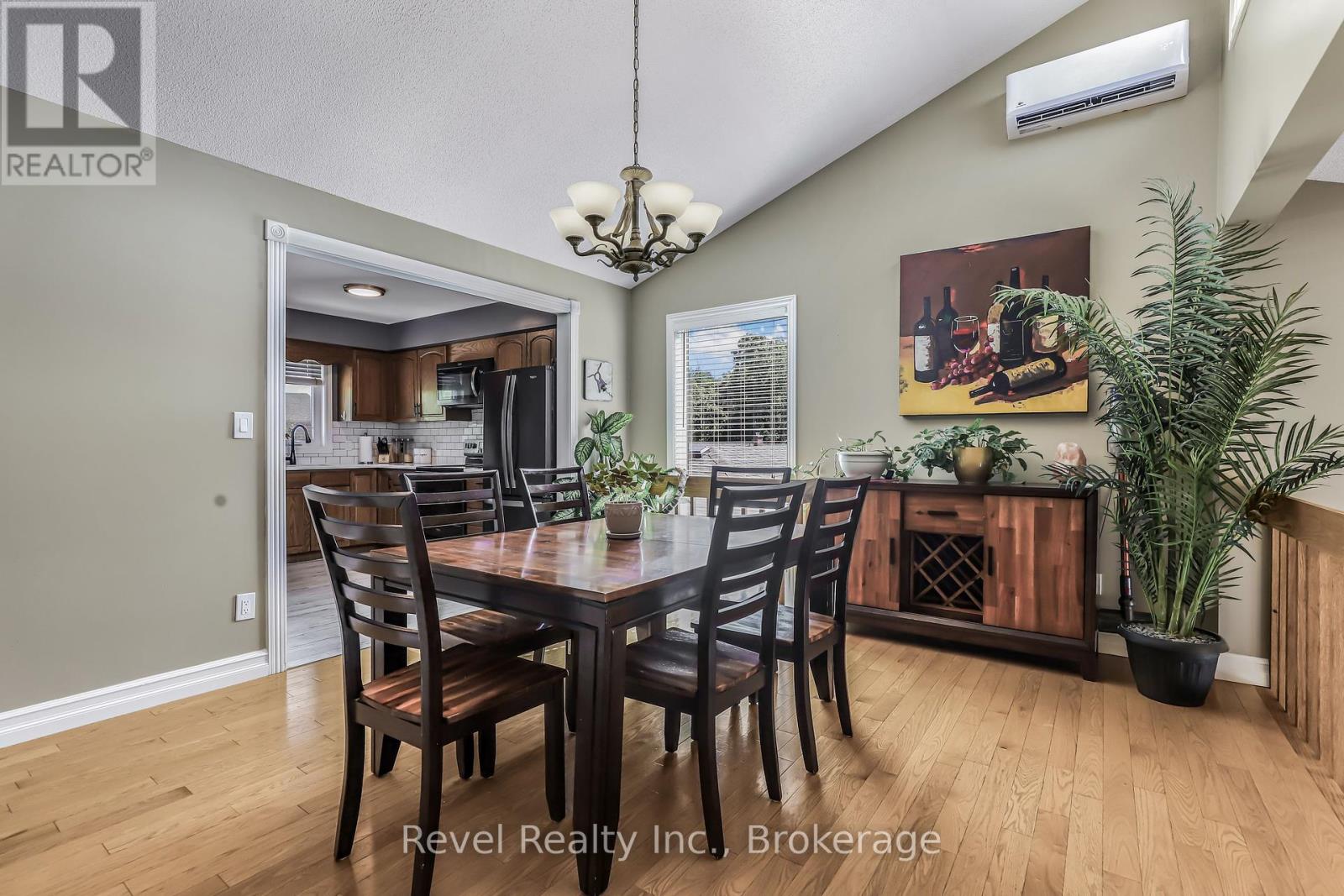 786 8th Street E, Owen Sound, Ontario  N4K 1L9 - Photo 11 - X12371080