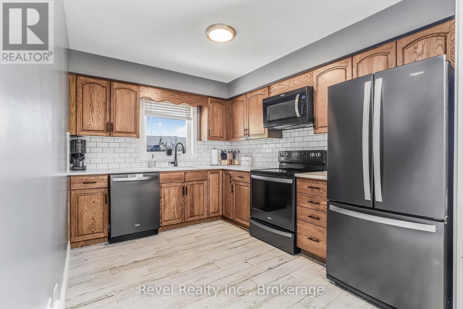 786 8th Street E, Owen Sound, Ontario  N4K 1L9 - Photo 13 - X12371080