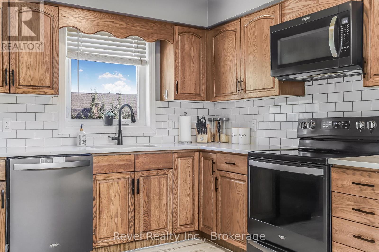 786 8th Street E, Owen Sound, Ontario  N4K 1L9 - Photo 15 - X12371080
