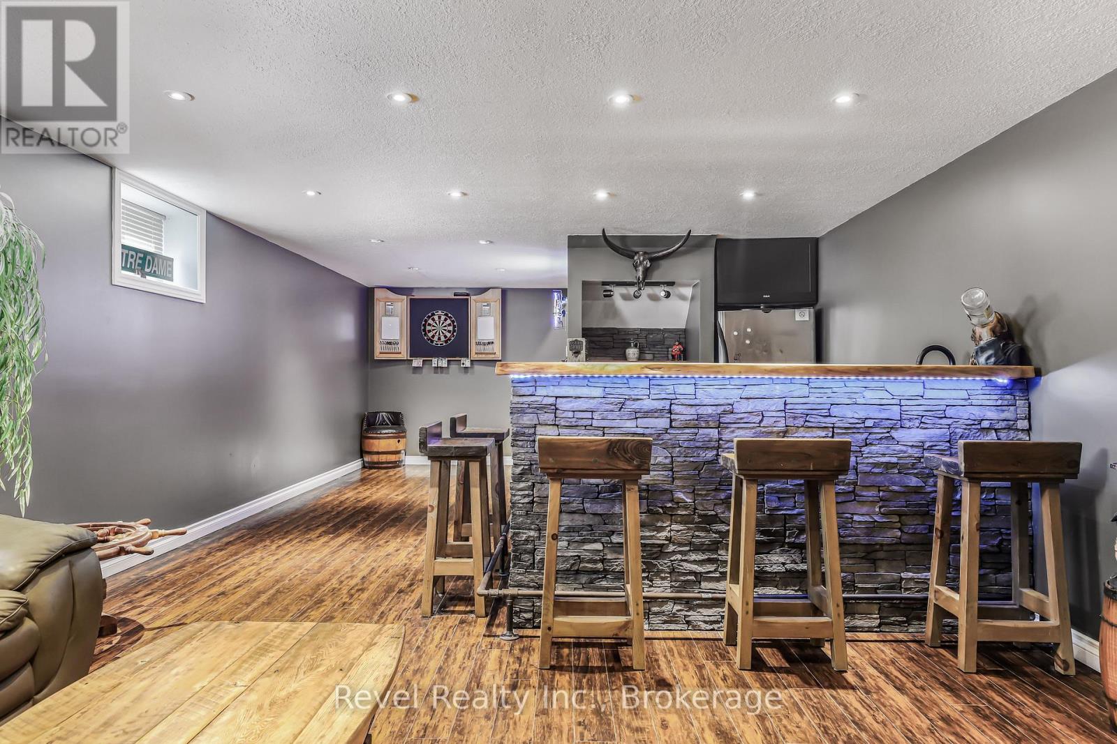786 8th Street E, Owen Sound, Ontario  N4K 1L9 - Photo 2 - X12371080