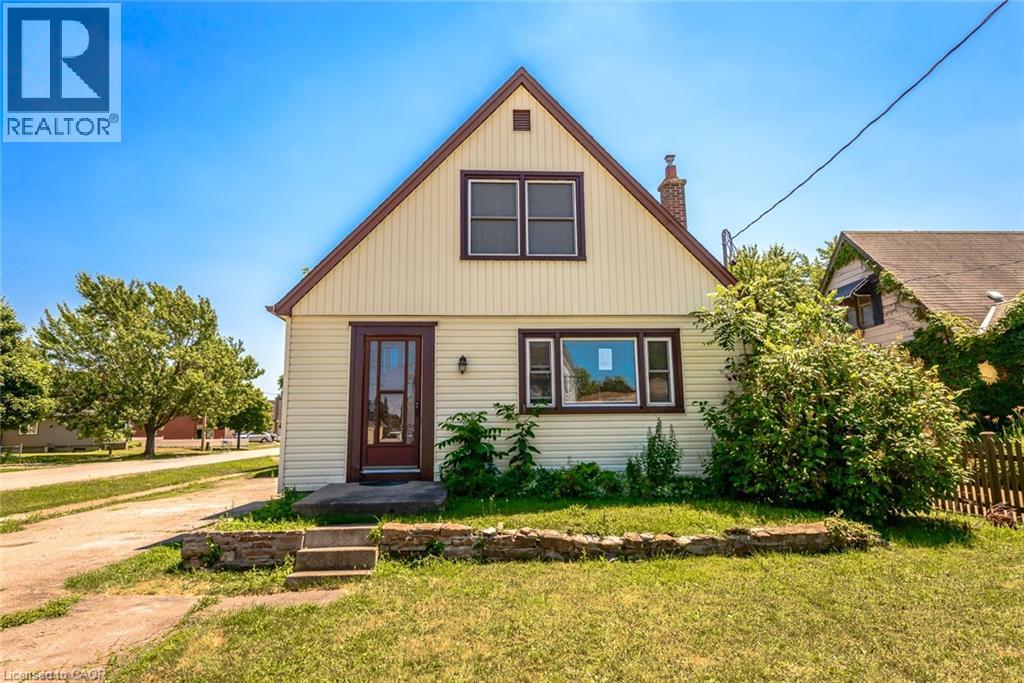 12 Karen Avenue, St. Catharines, Ontario  L2M 5X9 - Photo 1 - 40764309