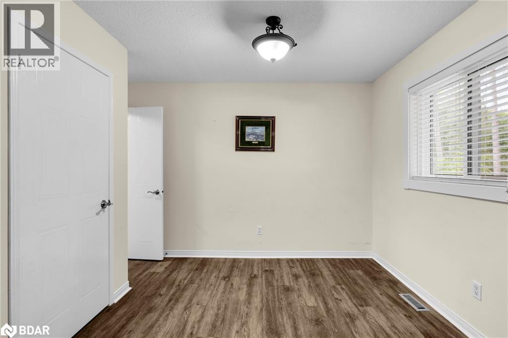 9 Birdie Court, Wasaga Beach, Ontario L9Z 1C1 - Photo 17 - 40764468