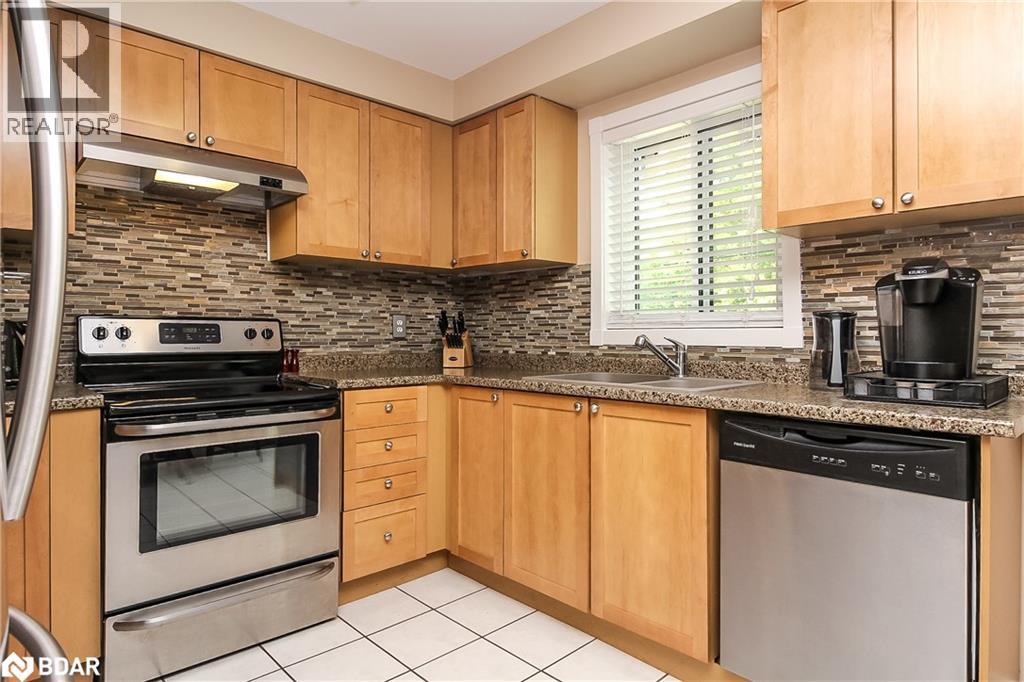 9 Birdie Court, Wasaga Beach, Ontario L9Z 1C1 - Photo 9 - 40764468