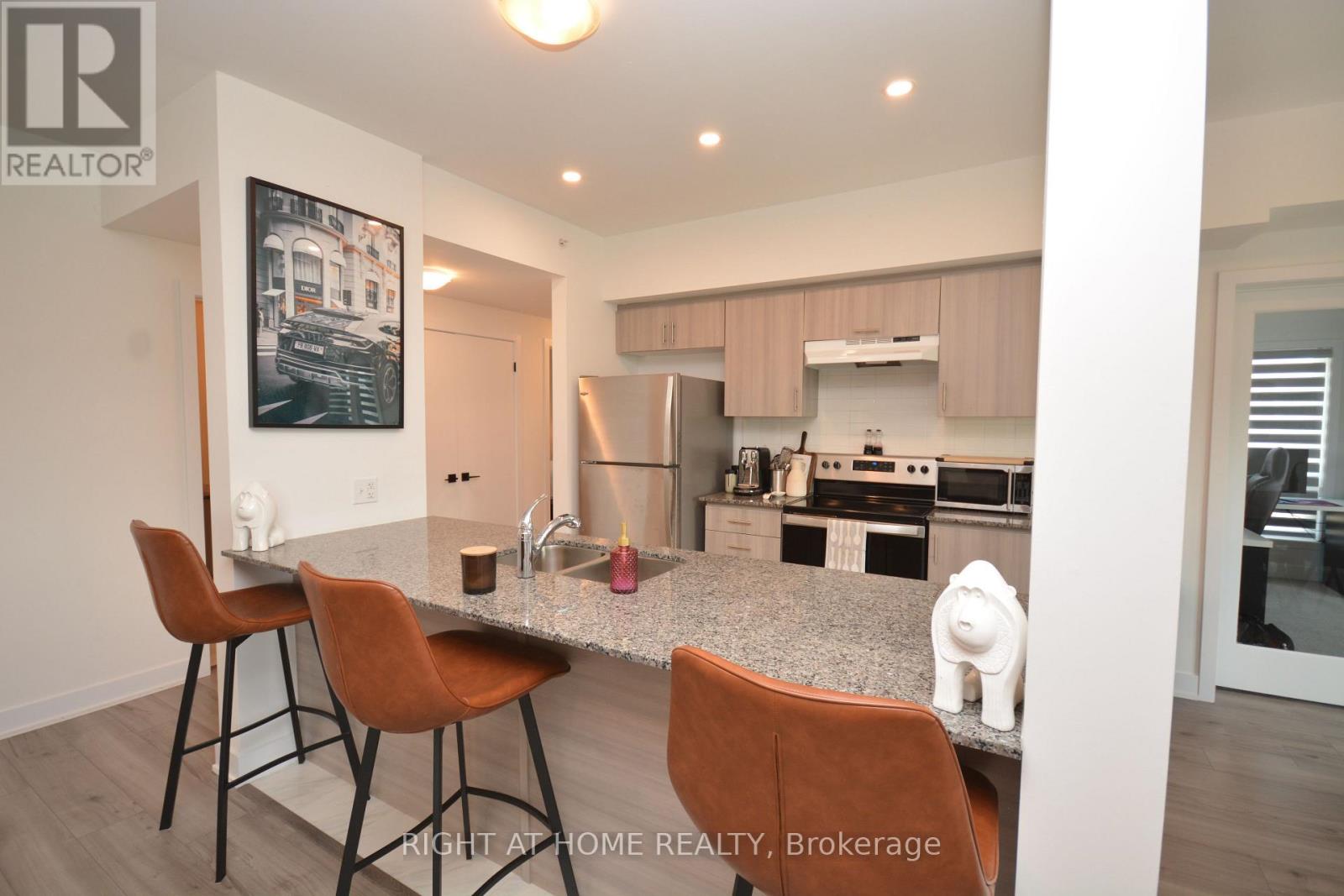 411 - 8 Culinary Lane, Barrie, Ontario  L9J 0T2 - Photo 12 - S12371064