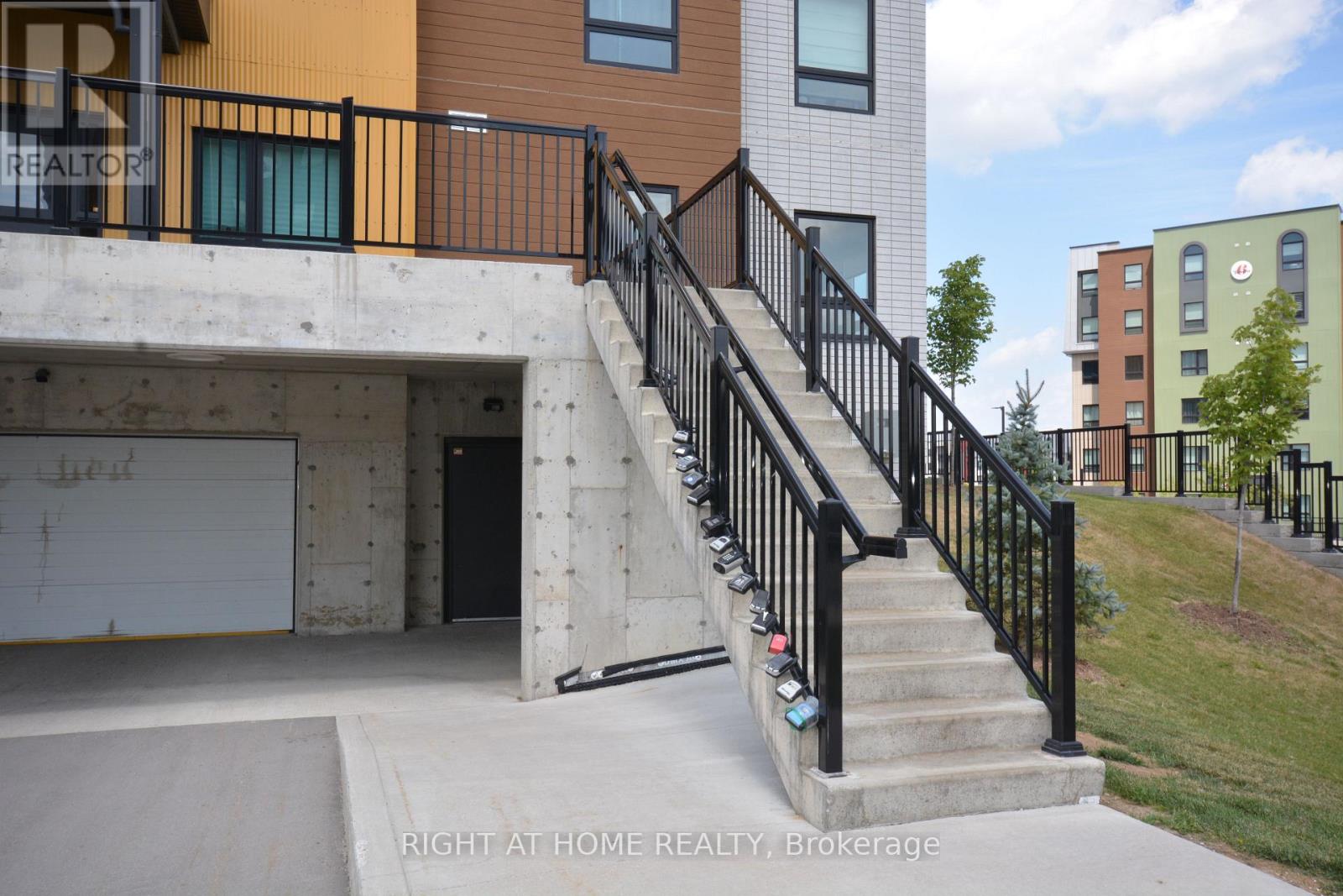 411 - 8 Culinary Lane, Barrie, Ontario  L9J 0T2 - Photo 47 - S12371064