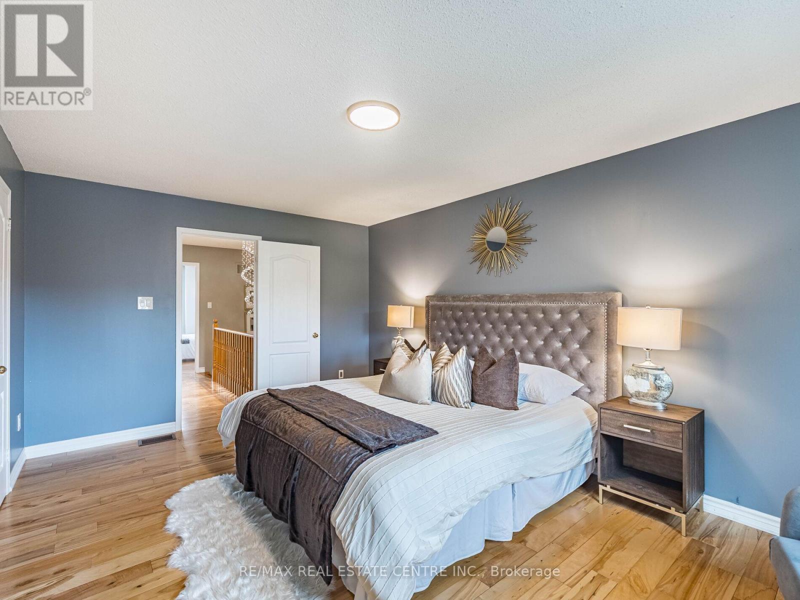 1126 Westview Terrace S, Oakville, Ontario  L6M 3M1 - Photo 21 - W12371075