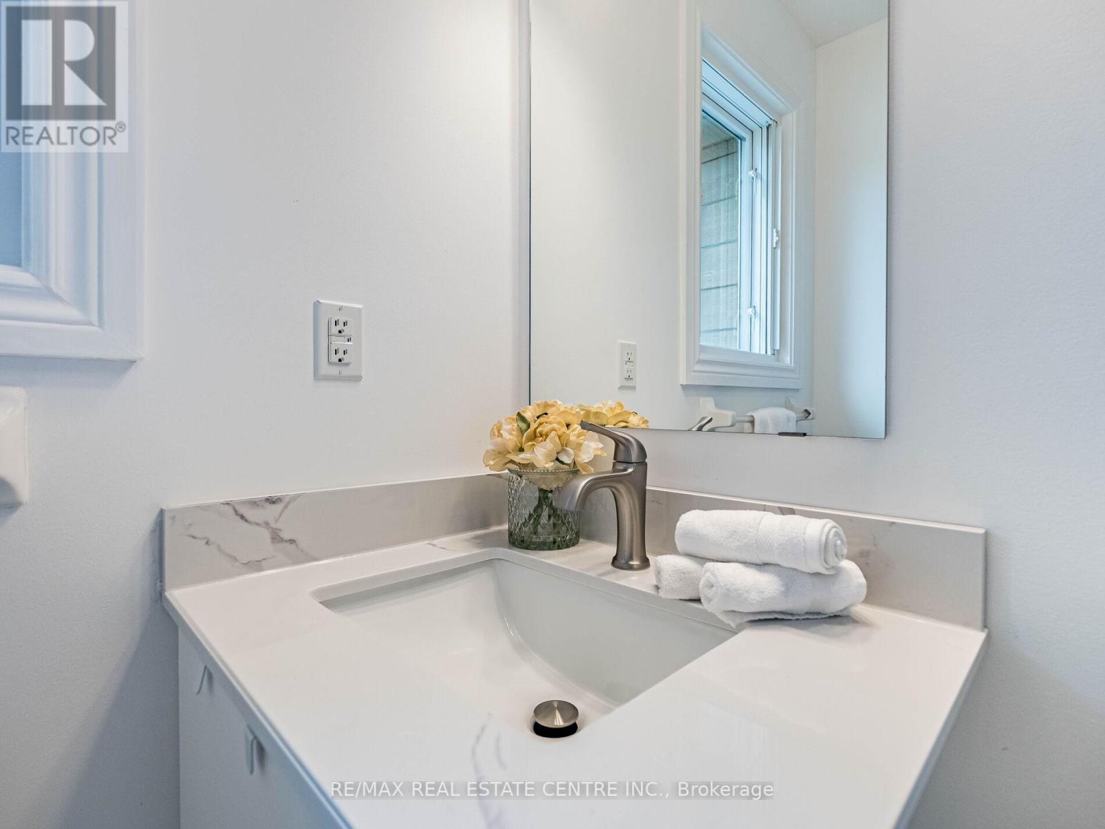 1126 Westview Terrace S, Oakville, Ontario  L6M 3M1 - Photo 25 - W12371075