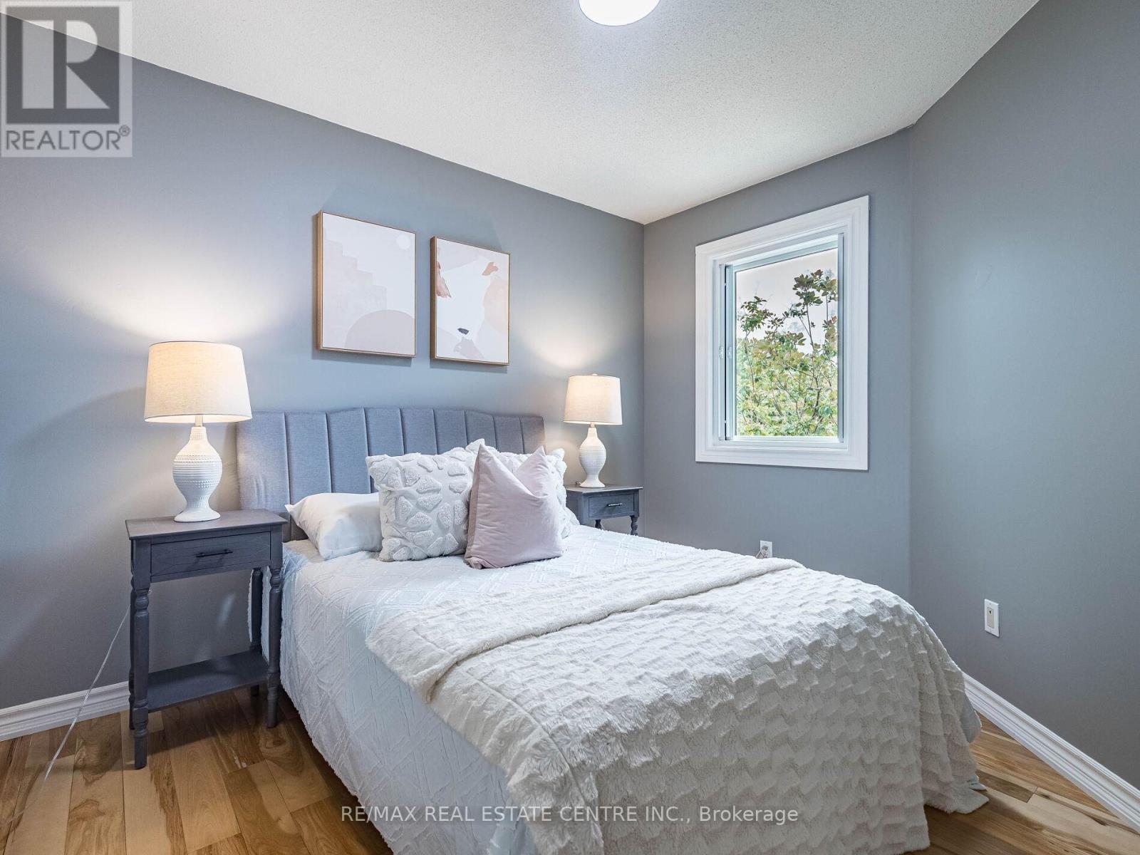 1126 Westview Terrace S, Oakville, Ontario  L6M 3M1 - Photo 26 - W12371075