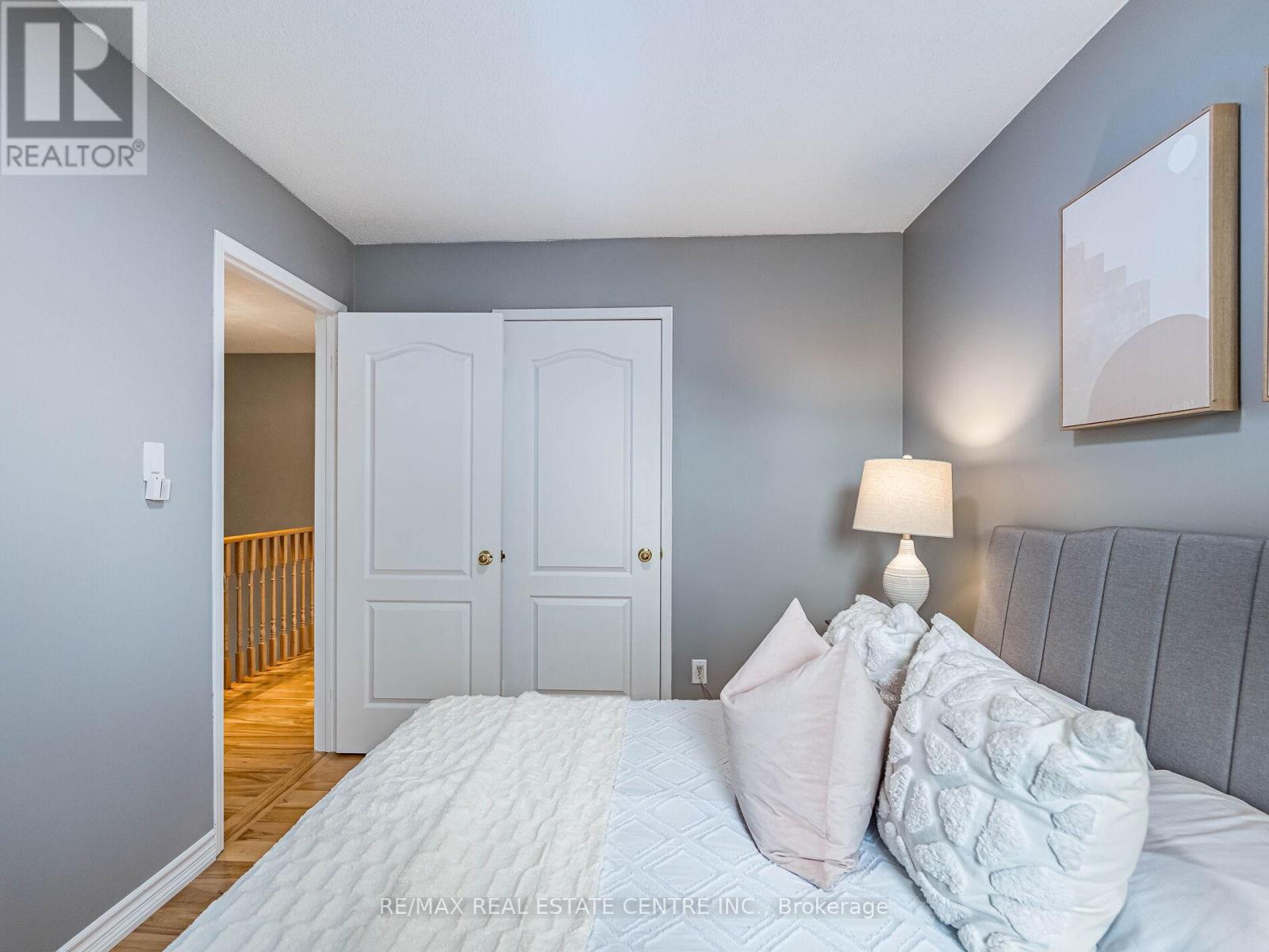1126 Westview Terrace S, Oakville, Ontario  L6M 3M1 - Photo 27 - W12371075