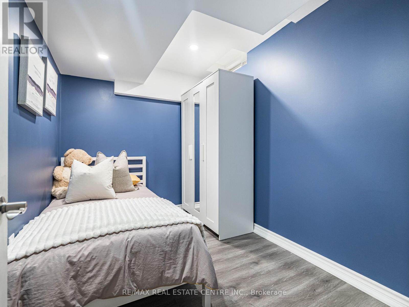 1126 Westview Terrace S, Oakville, Ontario  L6M 3M1 - Photo 34 - W12371075