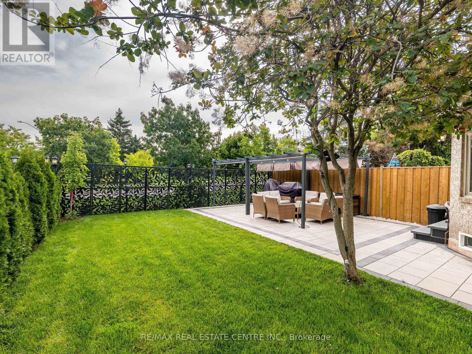 1126 Westview Terrace S, Oakville, Ontario  L6M 3M1 - Photo 39 - W12371075