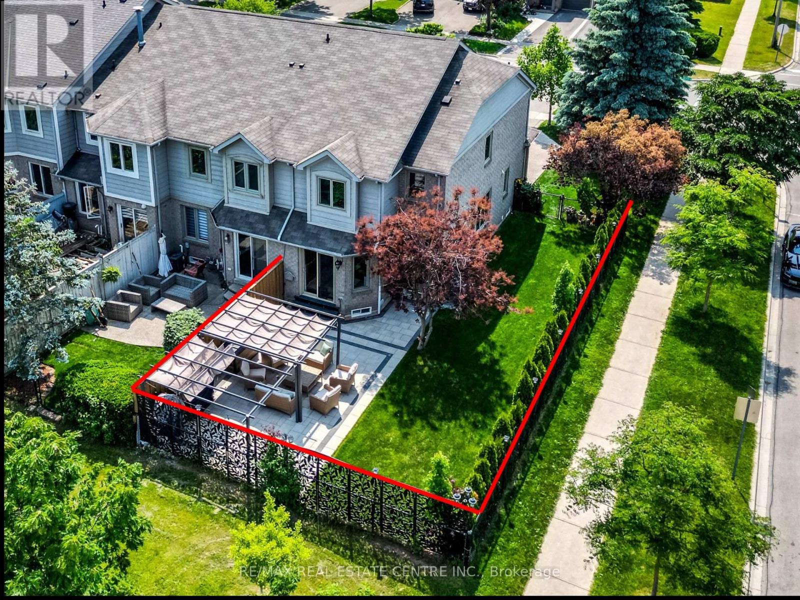 1126 Westview Terrace S, Oakville, Ontario  L6M 3M1 - Photo 4 - W12371075
