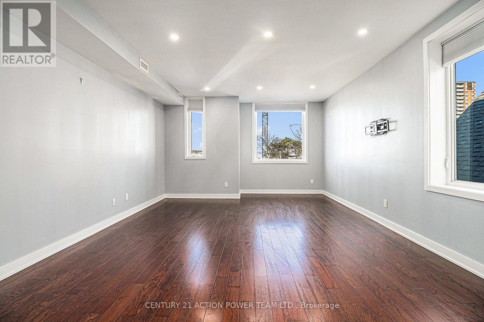B - 453 Booth Street, Ottawa, Ontario  K1R 7K9 - Photo 12 - X12371093