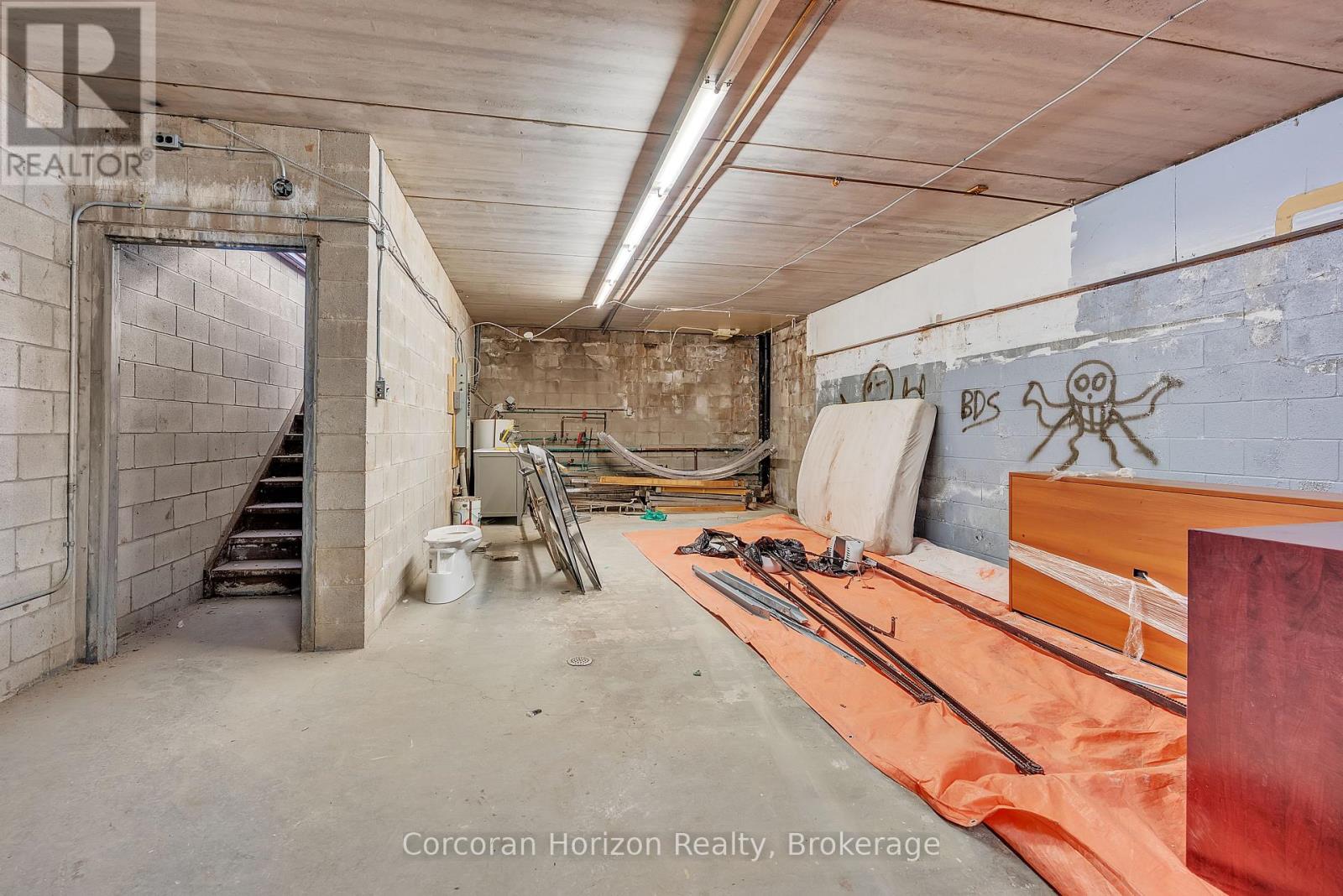 Bsmt - 15 Barton Street E, Hamilton, Ontario  L8L 2V6 - Photo 4 - X12371143