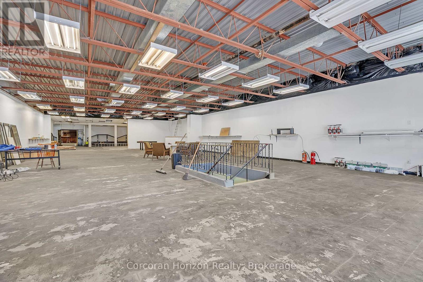 Main+bsmt - 17 Barton Street E, Hamilton (Beasley), Ontario  L8L 2V6 - Photo 3 - X12371153