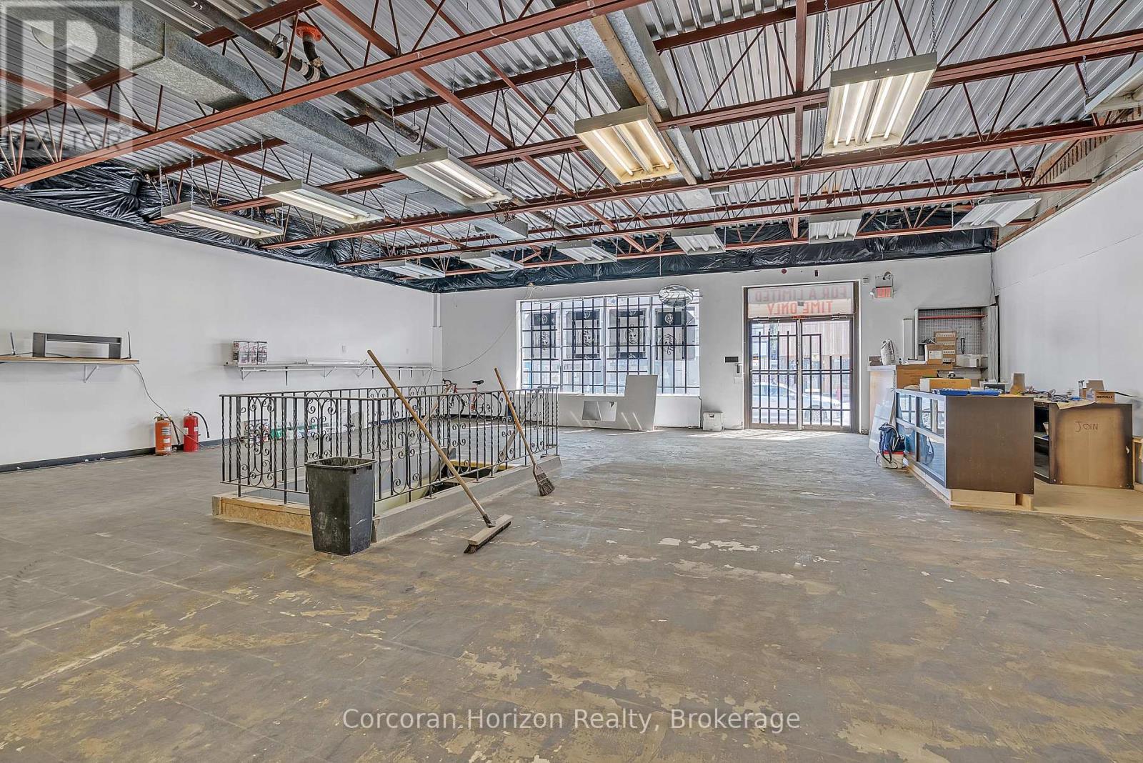 Main+bsmt - 17 Barton Street E, Hamilton (Beasley), Ontario  L8L 2V6 - Photo 6 - X12371153