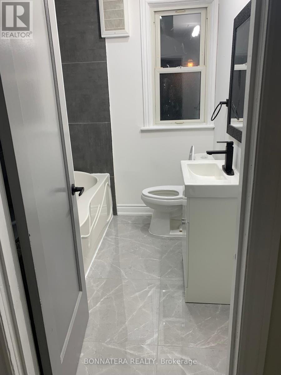 283 East 12th Street, Hamilton (Inch Park), Ontario  L9A 3X7 - Photo 10 - X12371065