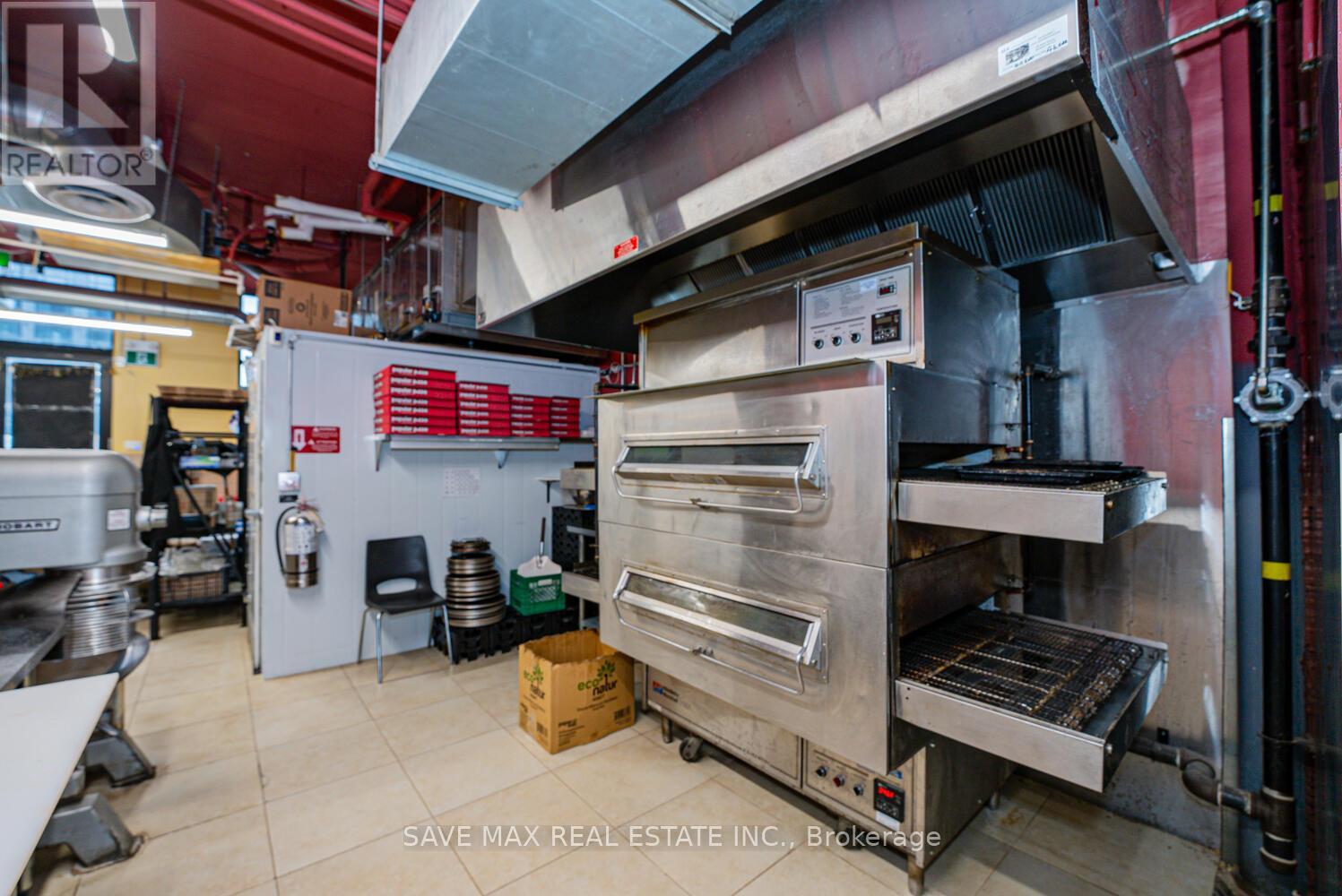 4 - 330 Philip Street W, Waterloo, Ontario  N2L 3W9 - Photo 19 - X12371082