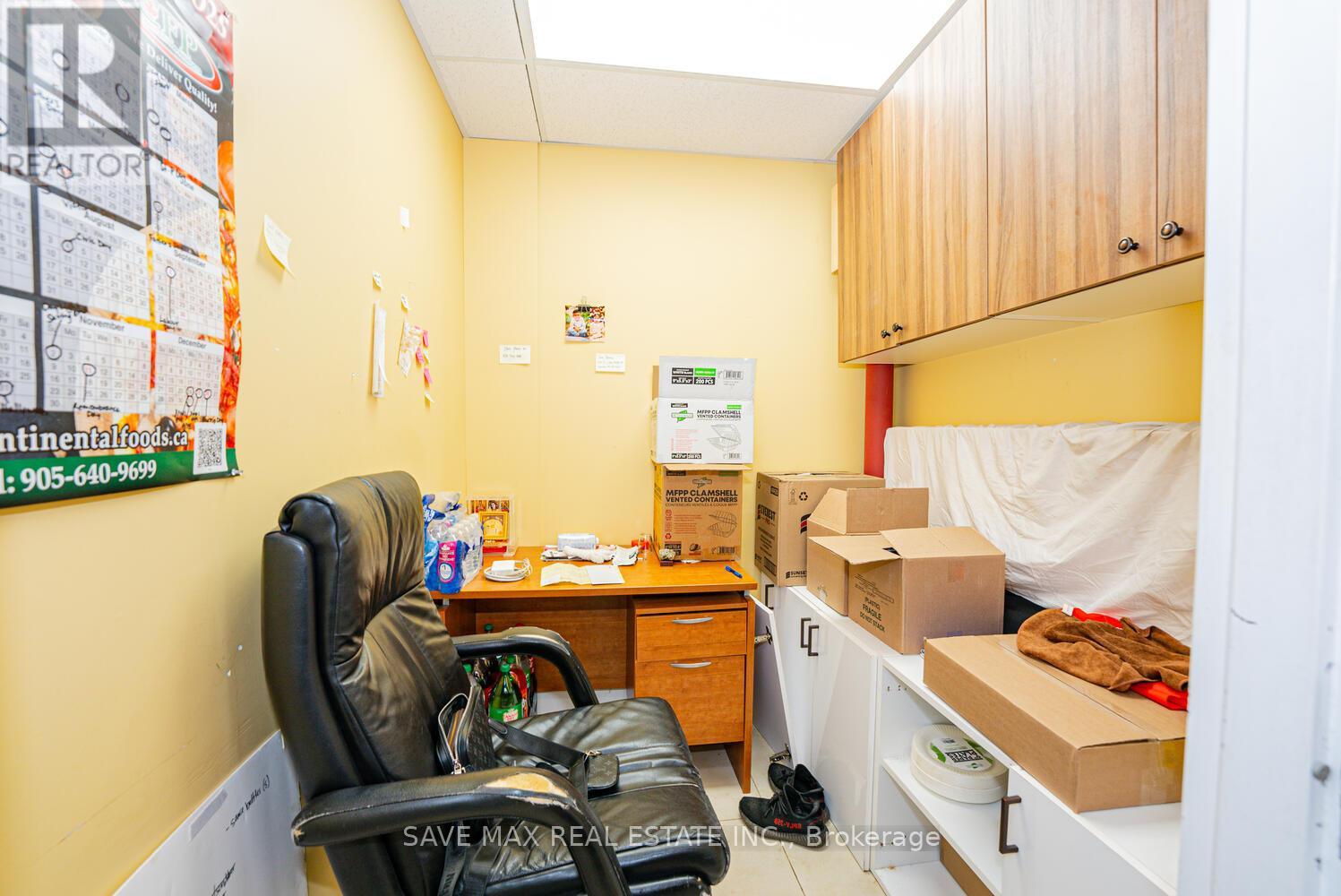 4 - 330 Philip Street W, Waterloo, Ontario  N2L 3W9 - Photo 25 - X12371082