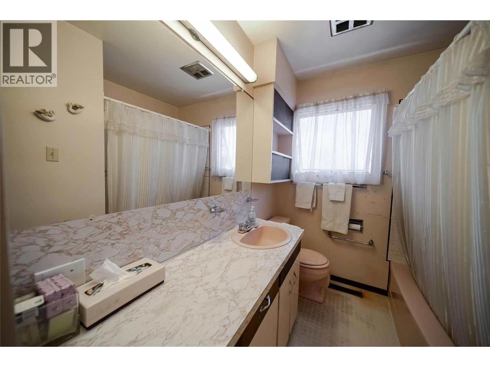 701 14th Avenue S, Cranbrook, British Columbia  V1C 2Y2 - Photo 11 - 10361074