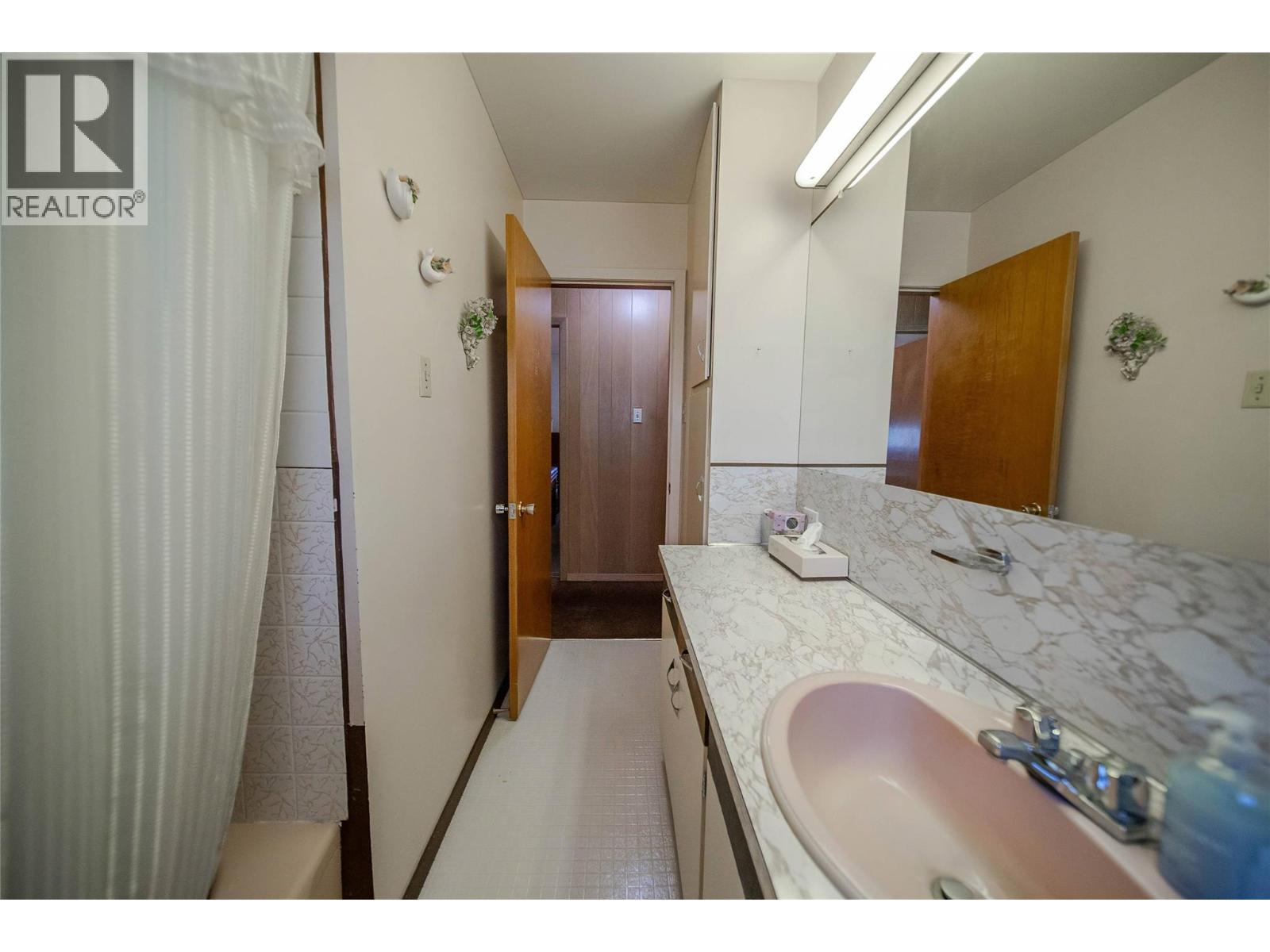 701 14th Avenue S, Cranbrook, British Columbia  V1C 2Y2 - Photo 12 - 10361074