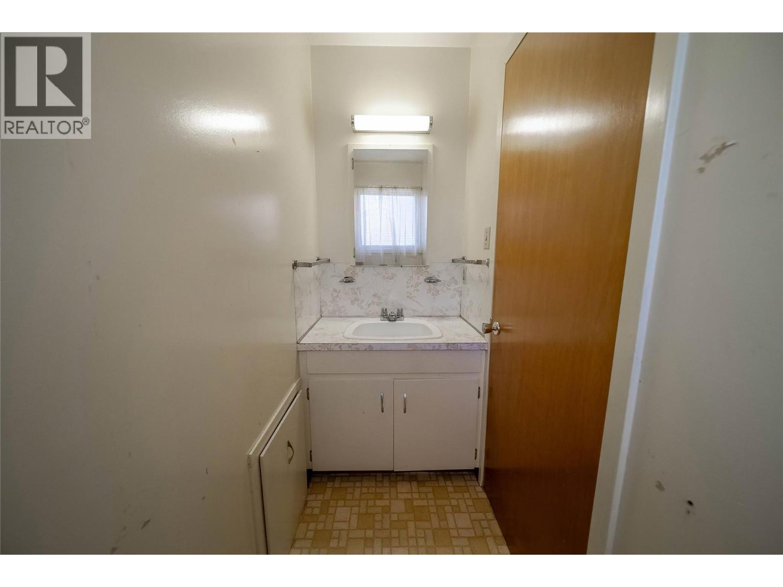 701 14th Avenue S, Cranbrook, British Columbia  V1C 2Y2 - Photo 14 - 10361074