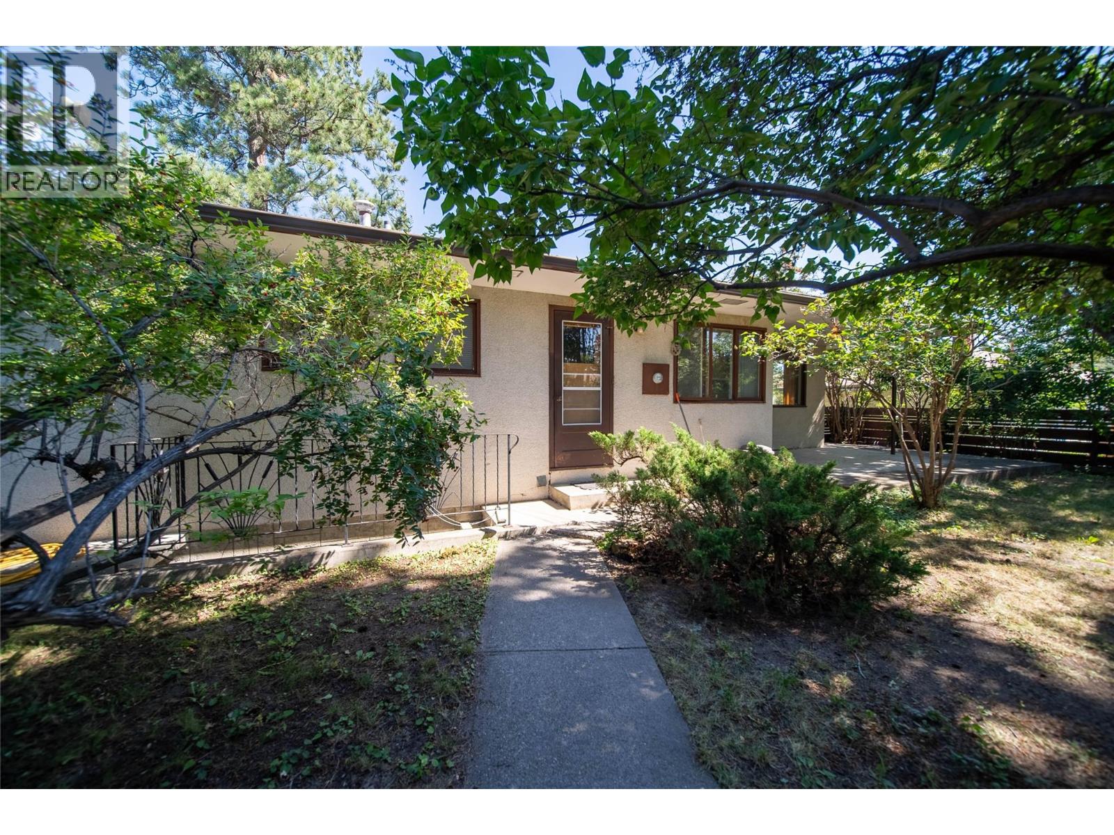 701 14th Avenue S, Cranbrook, British Columbia  V1C 2Y2 - Photo 2 - 10361074