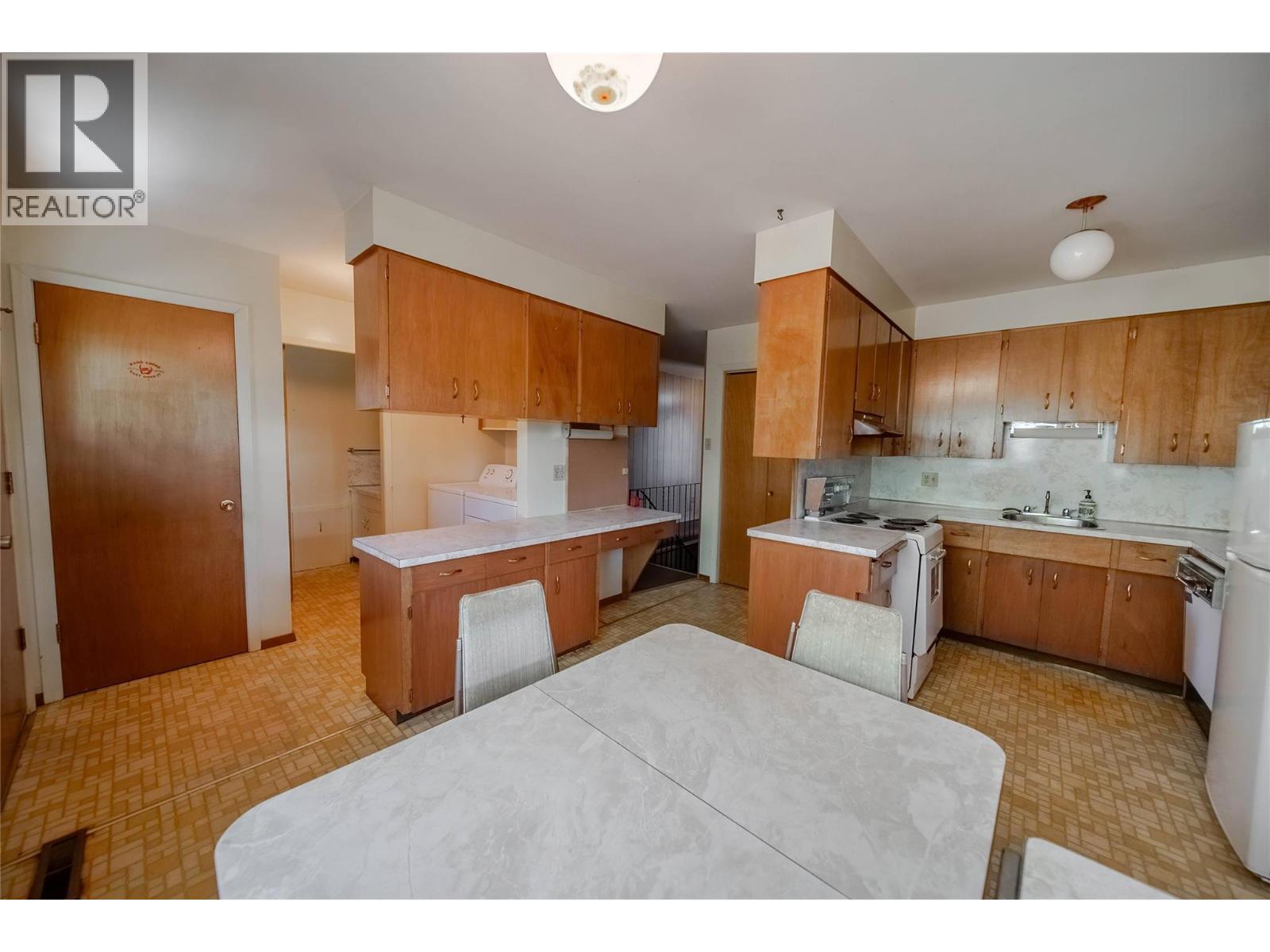 701 14th Avenue S, Cranbrook, British Columbia  V1C 2Y2 - Photo 6 - 10361074