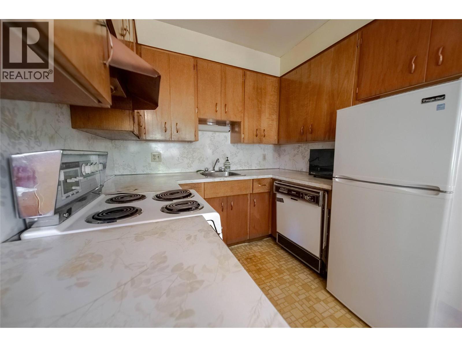 701 14th Avenue S, Cranbrook, British Columbia  V1C 2Y2 - Photo 7 - 10361074