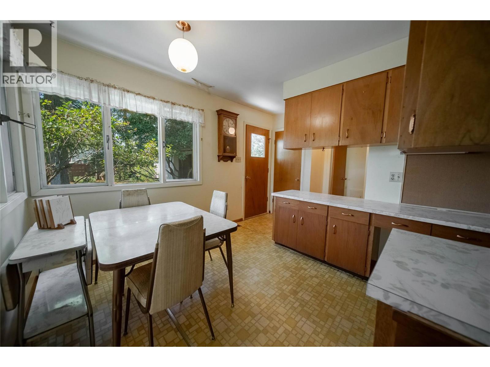 701 14th Avenue S, Cranbrook, British Columbia  V1C 2Y2 - Photo 8 - 10361074