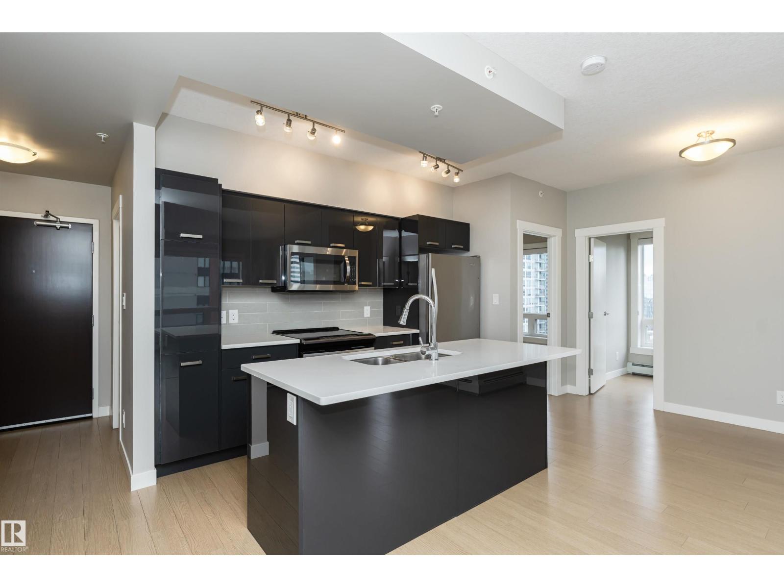 #1902 10410 102 Av Nw, Edmonton, Alberta  T5J 0E9 - Photo 2 - E4455349