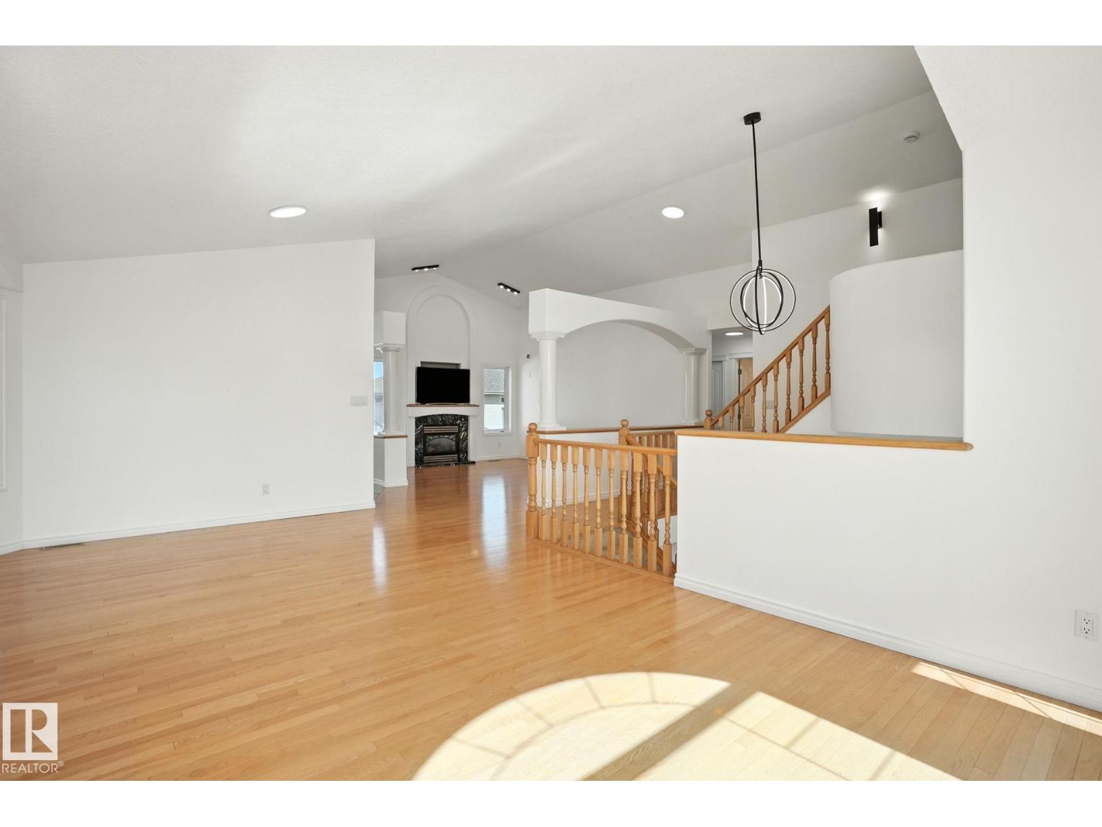 9012 157 Av Nw, Edmonton, Alberta  T5Z 3G2 - Photo 6 - E4455352