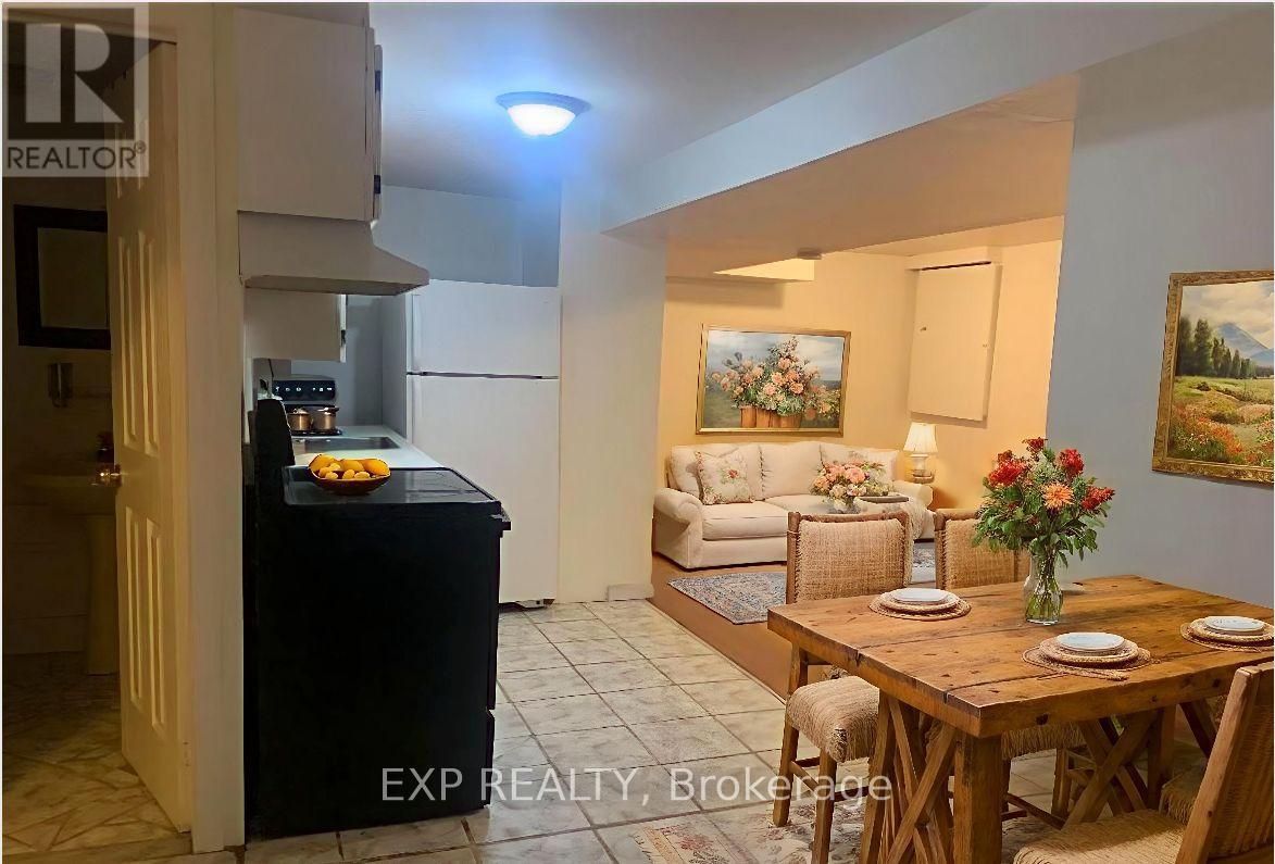 LOWER - 979 RAMBLEBERRY AVENUE, Pickering, Ontario