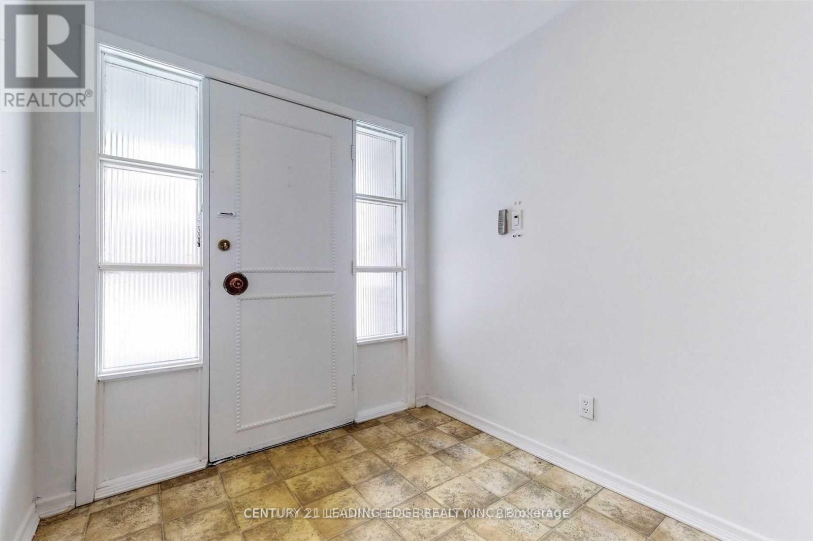 6 Jeremy Drive, Markham, Ontario  L3R 2K6 - Photo 14 - N12371088