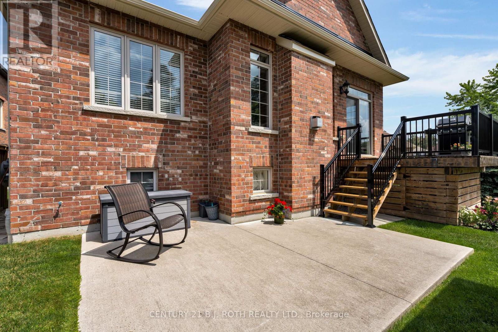 7 Cameron Street, Springwater, Ontario  L9X 0S6 - Photo 13 - S12371147