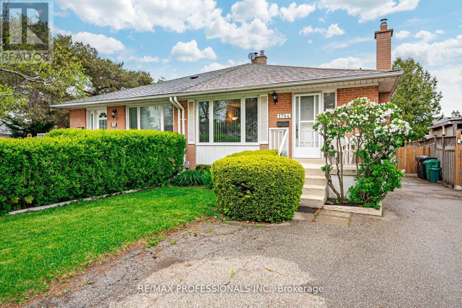Property at 1784 SANDGATE CRESCENT image 3