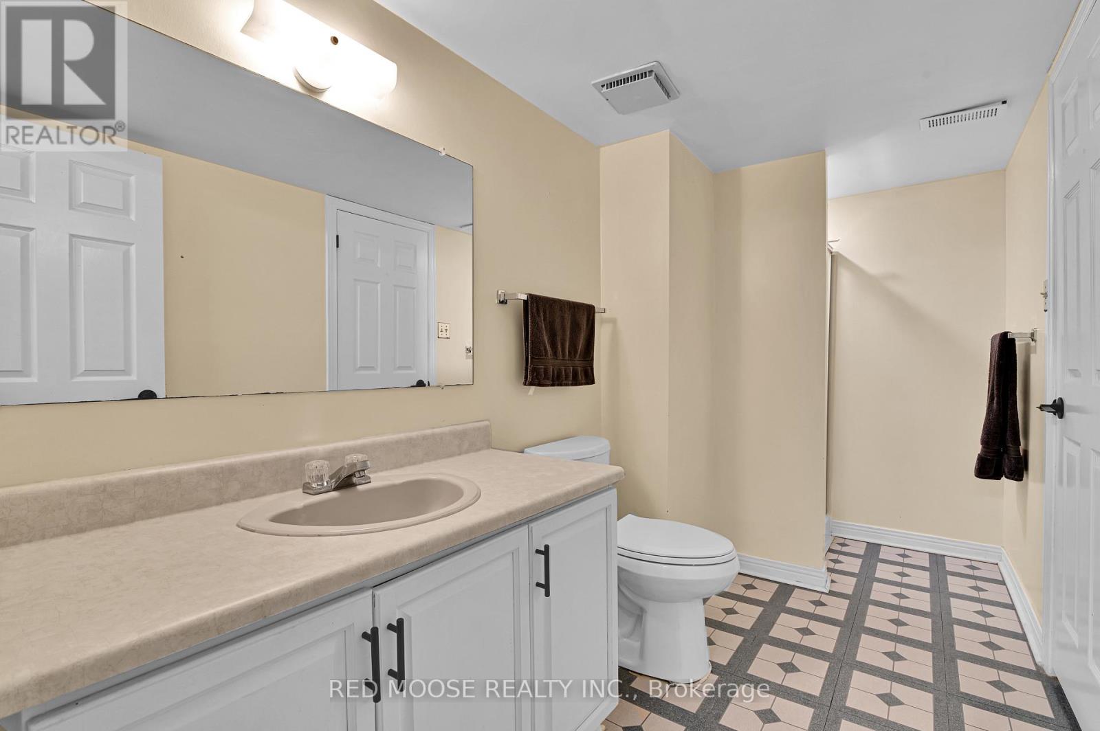 55 Hawley Crescent, Ottawa, Ontario  K2M 1T4 - Photo 32 - X12371158