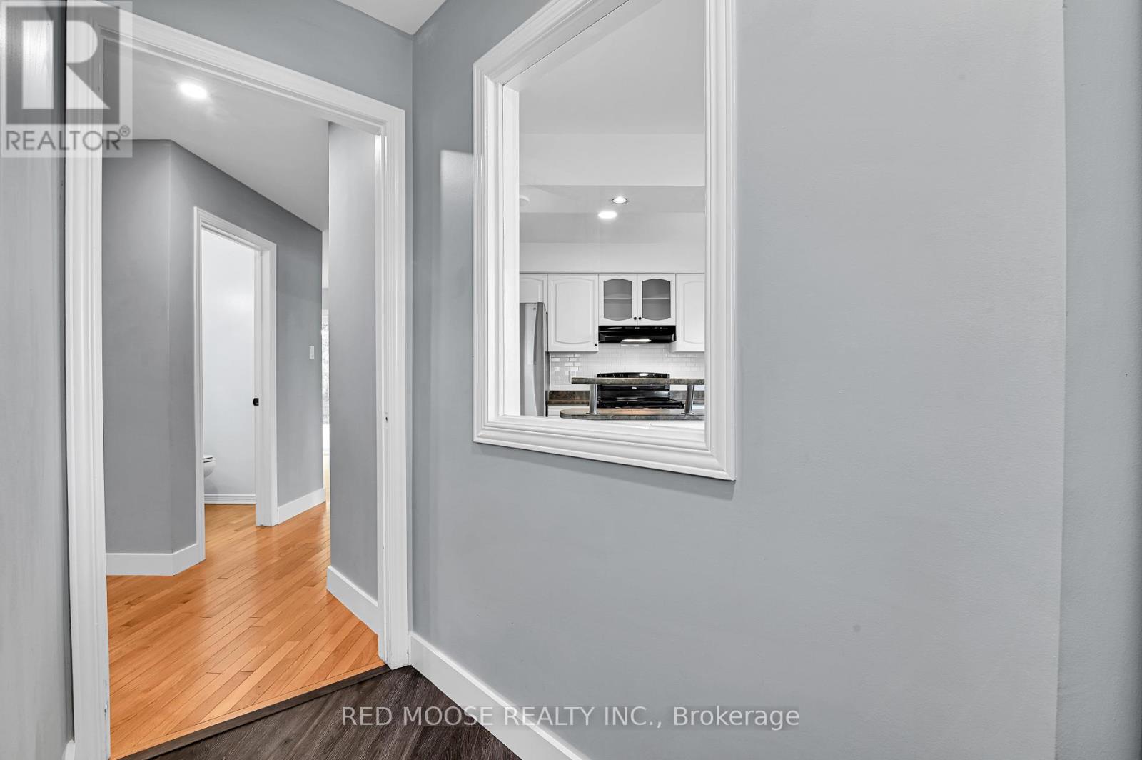 55 Hawley Crescent, Ottawa, Ontario  K2M 1T4 - Photo 4 - X12371158