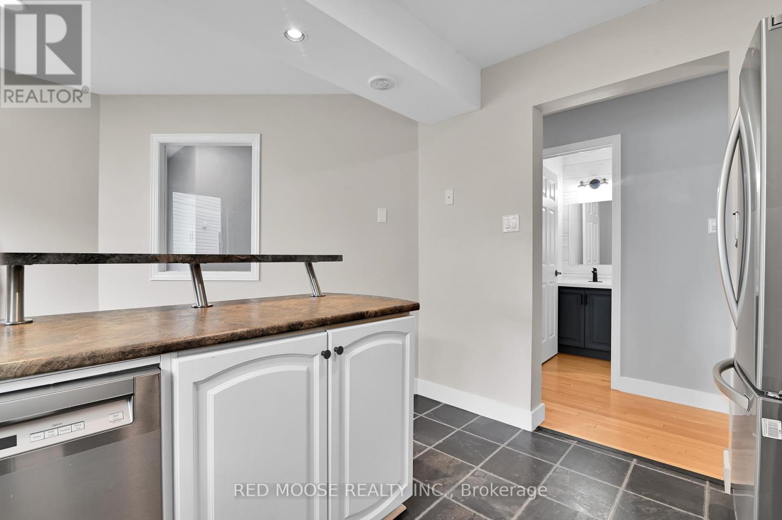 55 Hawley Crescent, Ottawa, Ontario  K2M 1T4 - Photo 7 - X12371158