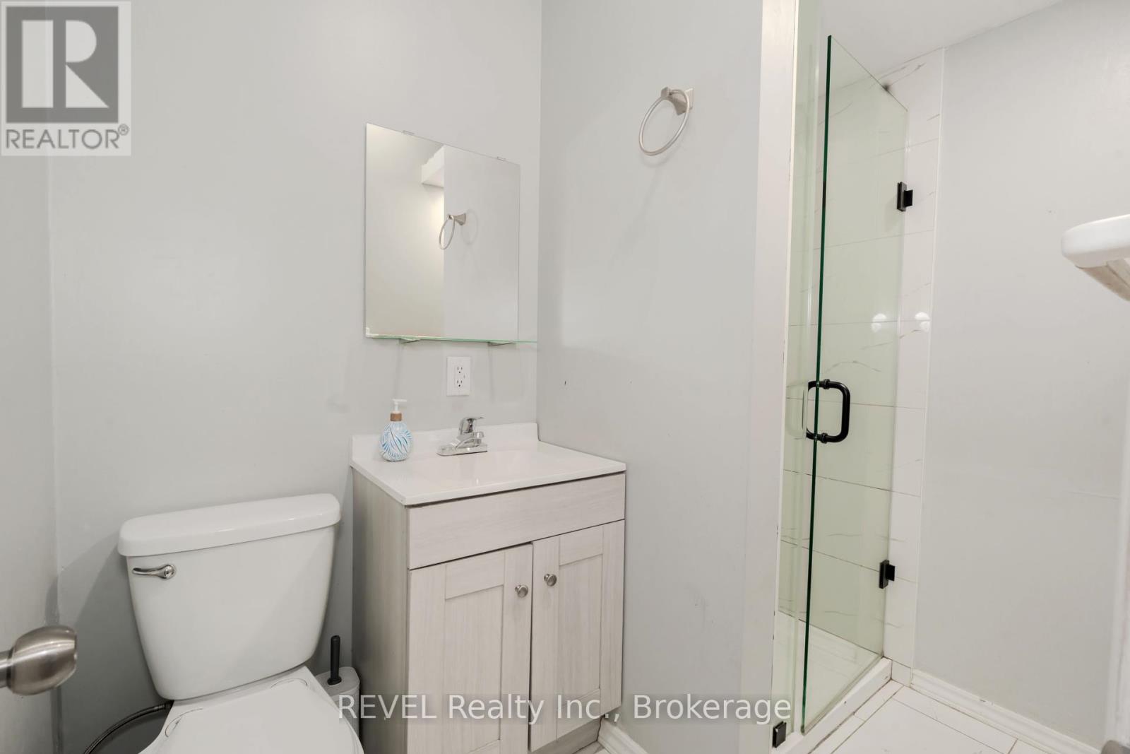 24 Imperial Street, Hamilton, Ontario  L8L 4E3 - Photo 13 - X12371182