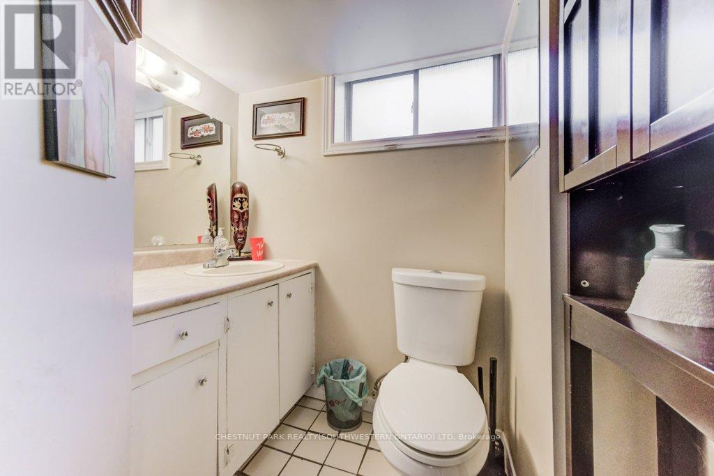 56 Lilac Street, Waterloo, Ontario  N2G 3A8 - Photo 32 - X12371102