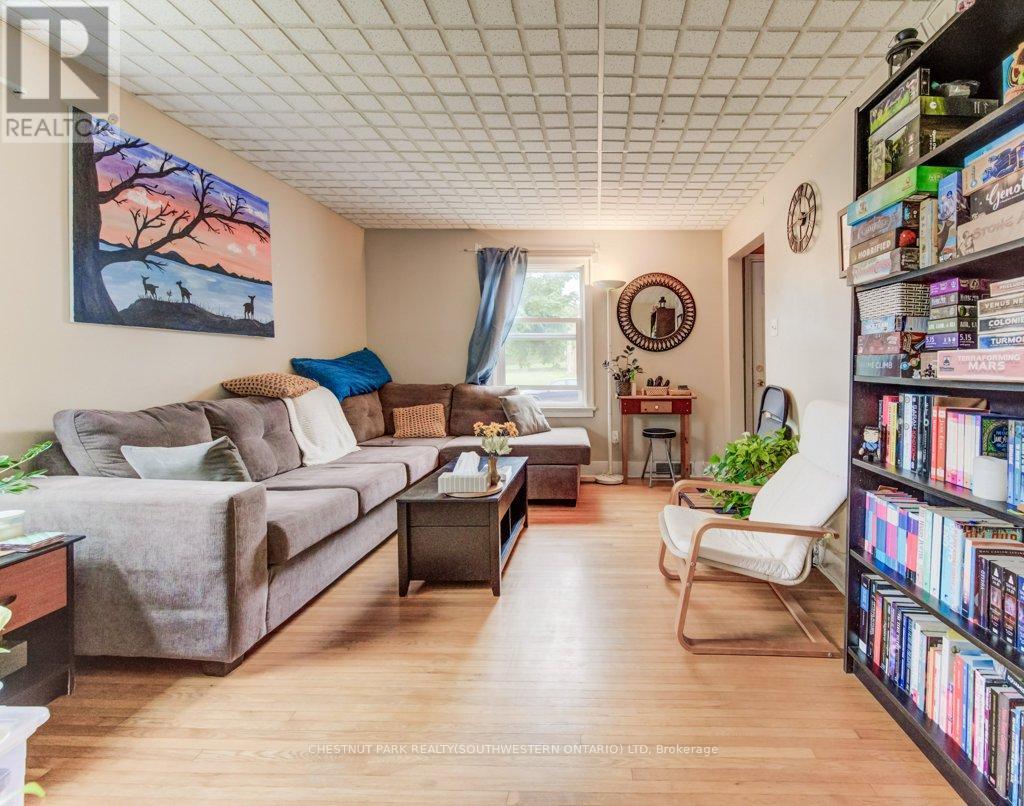 56 Lilac Street, Waterloo, Ontario  N2G 3A8 - Photo 6 - X12371102