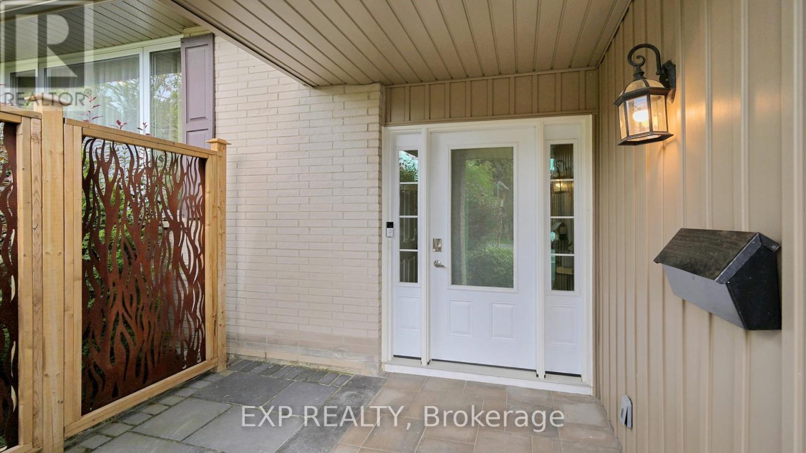 933 Central Park Boulevard N, Oshawa, Ontario  L1G 6V9 - Photo 2 - E12371164